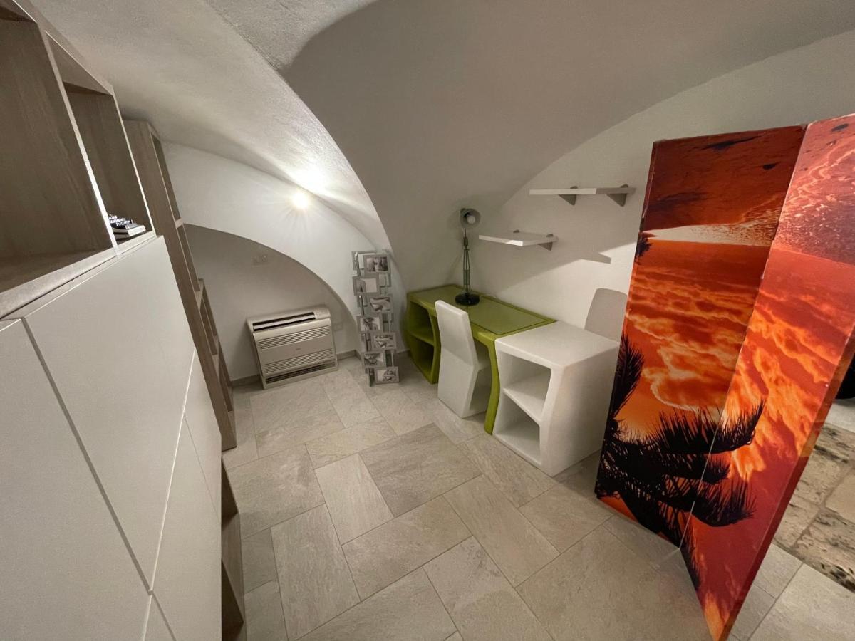 Loft “Cinema Galleria” Apartment Bari Luaran gambar