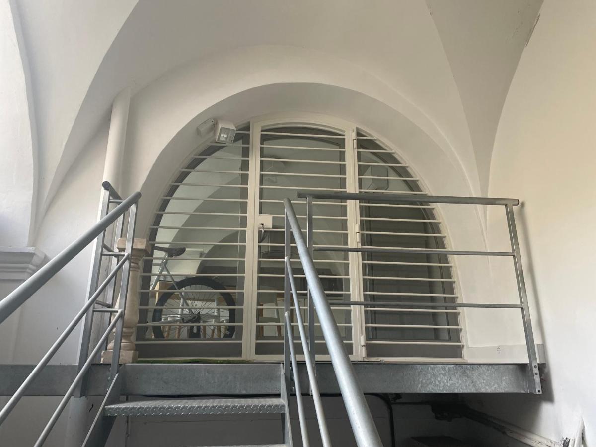 Loft “Cinema Galleria” Apartment Bari Luaran gambar