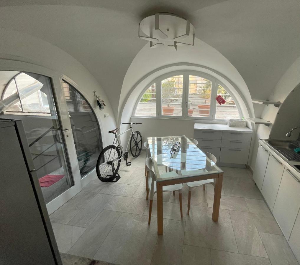 Loft “Cinema Galleria” Apartment Bari Luaran gambar