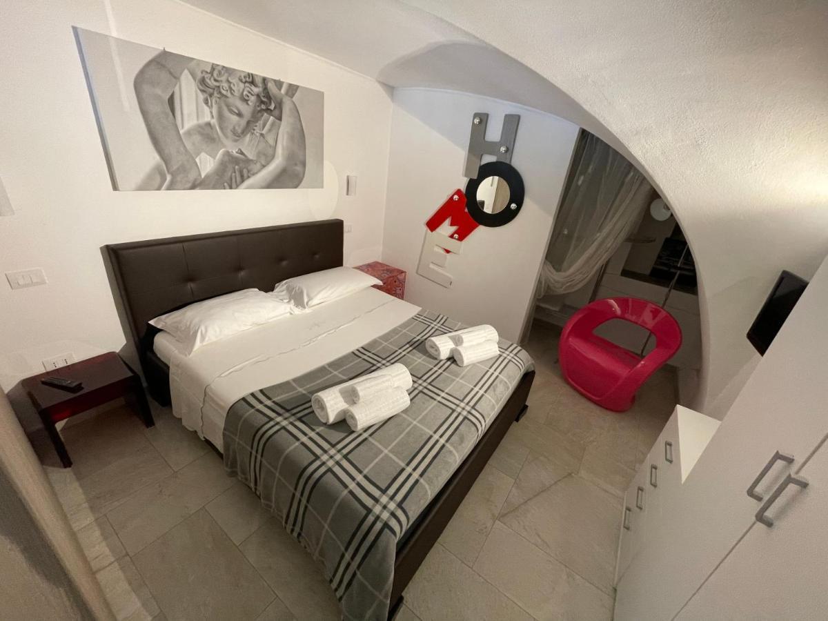 Loft “Cinema Galleria” Apartment Bari Luaran gambar